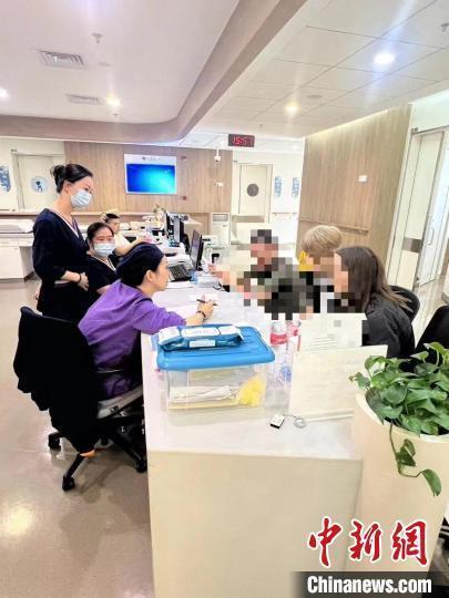 新华医院吃瓜门诊,趣味医疗新体验，轻松就医新风尚