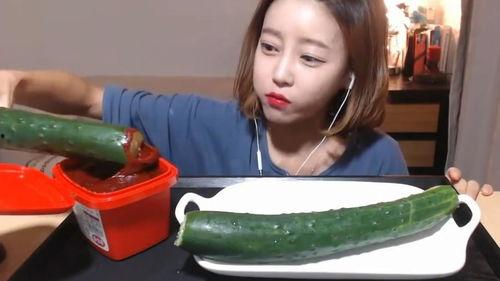 吃瓜酱在线,吃瓜酱带你揭秘娱乐圈那些不为人知的幕后故事