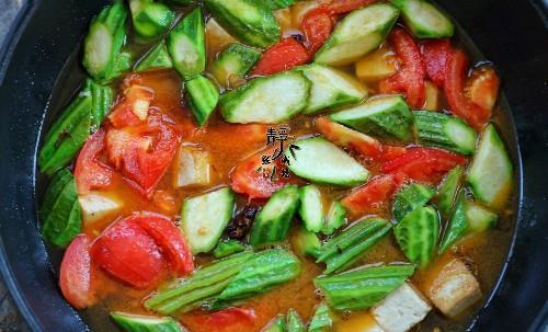 梦见和女人上瓜地吃瓜,瓜地邂逅神秘女子