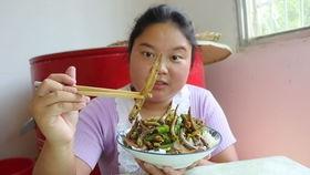 呆瓜父子吃鸭子